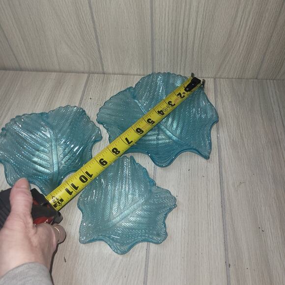 VNTG Set Of 3 Aquamarine Blue Leaf Shaped Glass Bowls Catch All Jewelry Key Dish - Picture 7 of 10